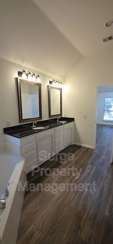 Building Photo - 629 Dorchester Dr