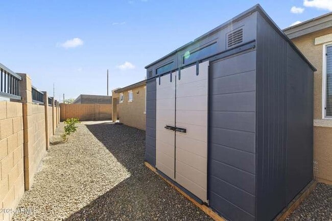 Building Photo - 3940 E Minton St