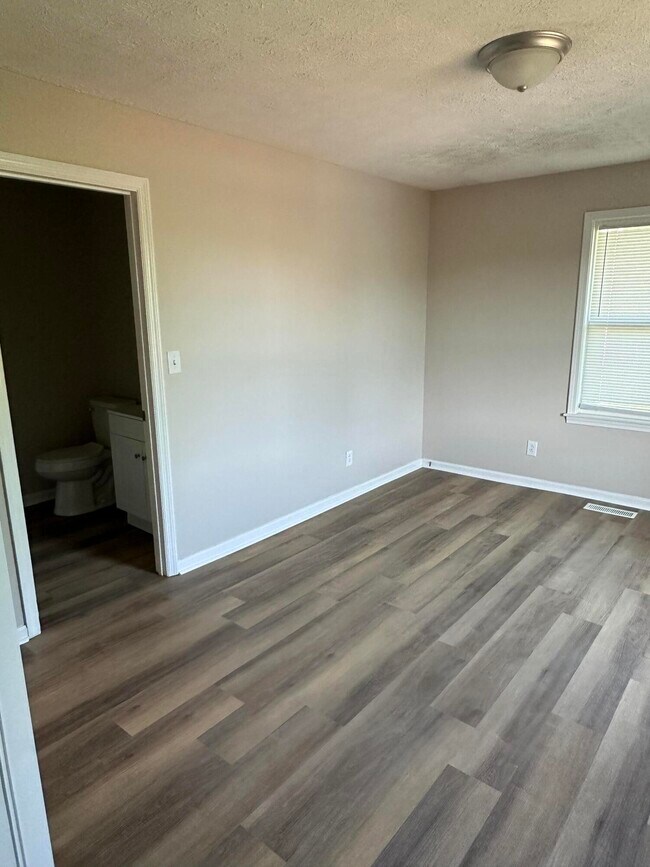Building Photo - 788 Ridgeview Dr