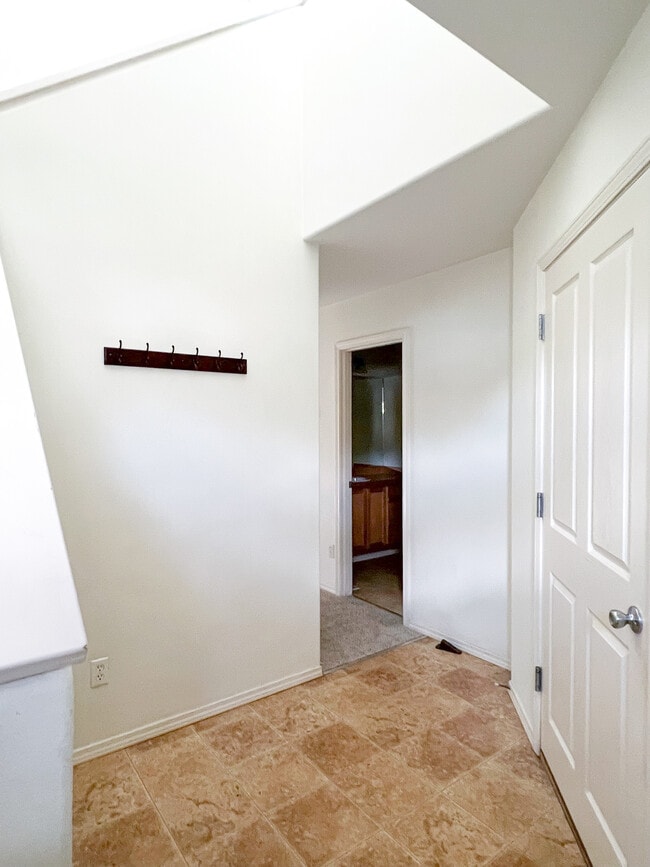 Building Photo - 6614 Whisperwood Park Dr