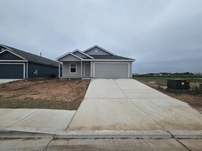 Building Photo - 2329 Silvercloud Dr