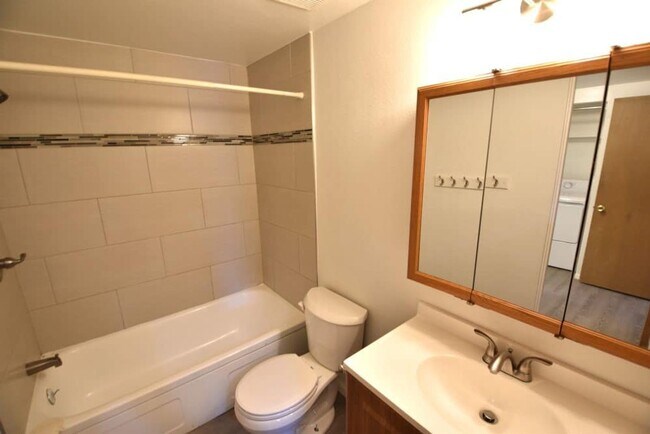 Building Photo - 4440 Laguna Pl