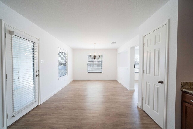 Building Photo - 1600 Big Thicket Dr