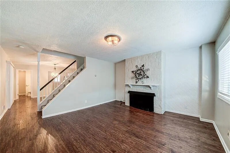 Building Photo - 1916 Wharton St