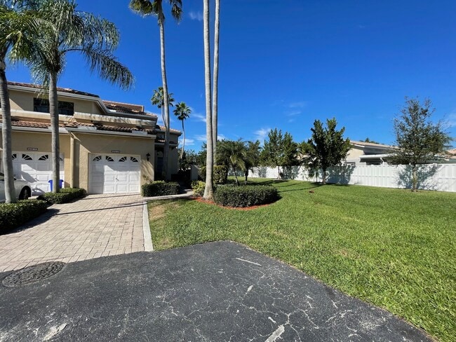 Primary Photo - 6691 Montego Bay Blvd