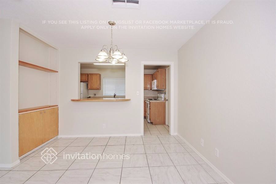 Building Photo - 3253 Little Sound Dr