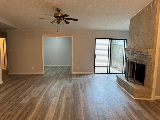 Building Photo - 6311 Dawnridge Dr