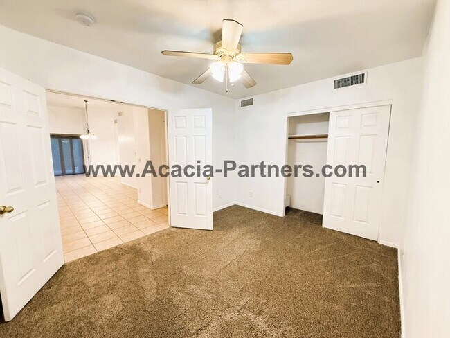 Building Photo - Three bedroom home in Barrio Central