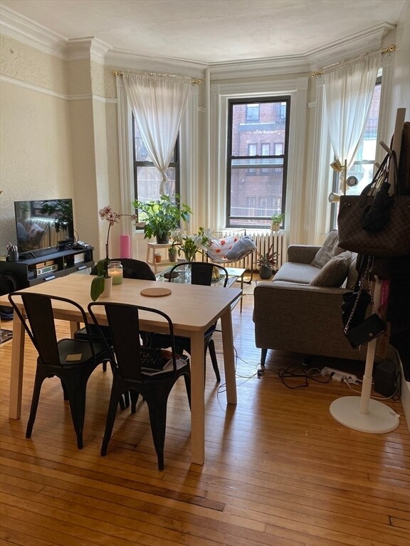 Building Photo - 394 Marlborough St