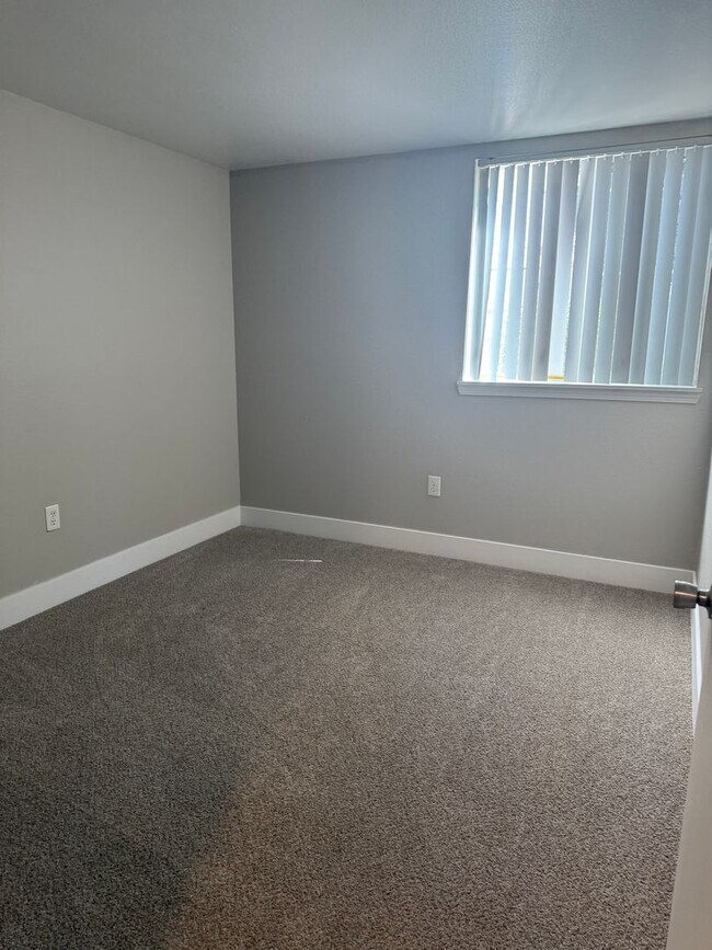 Building Photo - A New Wave of Living Here At Powell Court Apartments!