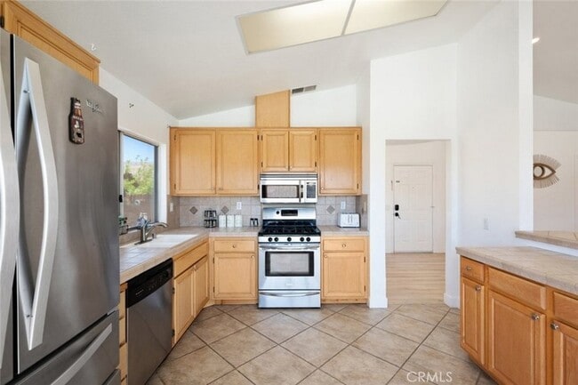 Building Photo - 65949 Avenida Dorado