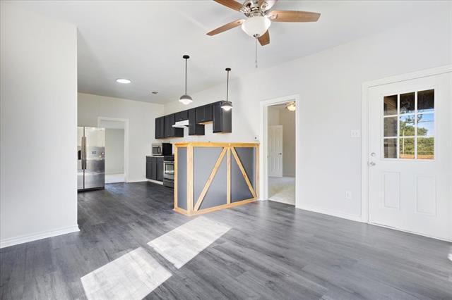 Building Photo - 407 Bonham St