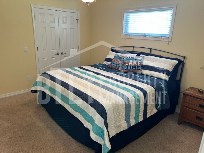 Building Photo - 134 Lake Village Ln