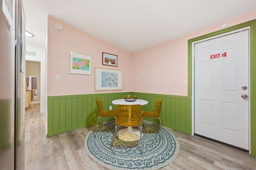 Building Photo - 3116 Karen Ave