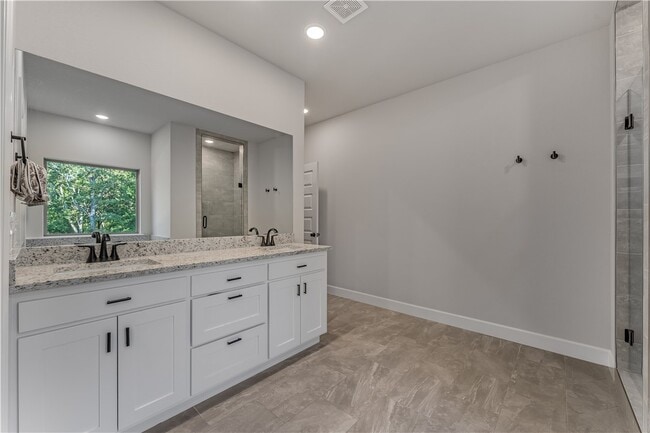 Building Photo - 13 Hinckley Cir