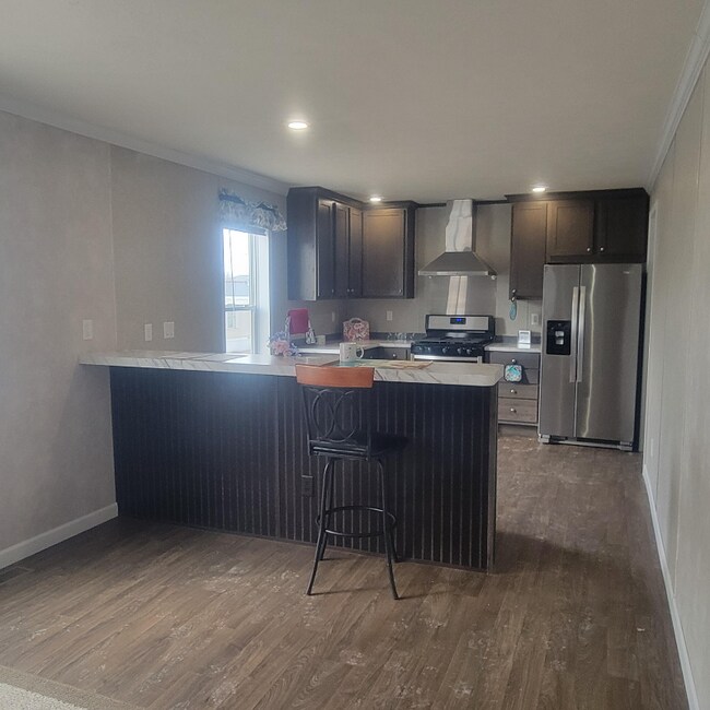 Building Photo - 209 Golfview Ct