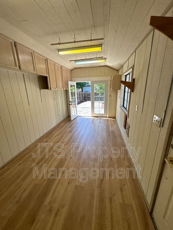 Building Photo - 8987 Paso Robles Way