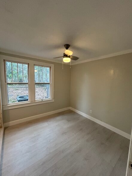 Building Photo - 515 40th Ave S