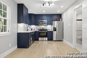 Building Photo - 1571 Lakeshore Dr