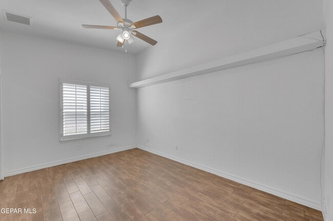 Building Photo - 232 Ave Mirador