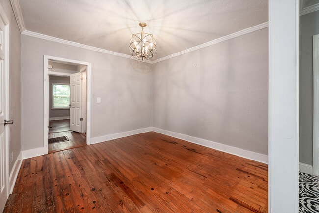 Building Photo - 120 E Screven St