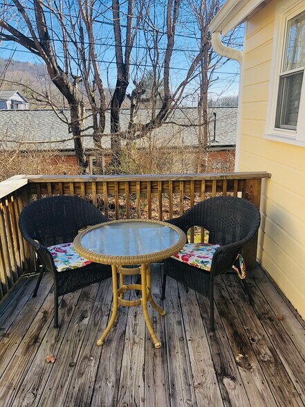 Building Photo - 375 Weaverville Rd