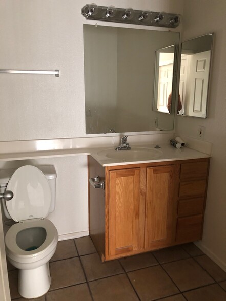 MASTER BATHROOM - 20100 N 78th Pl