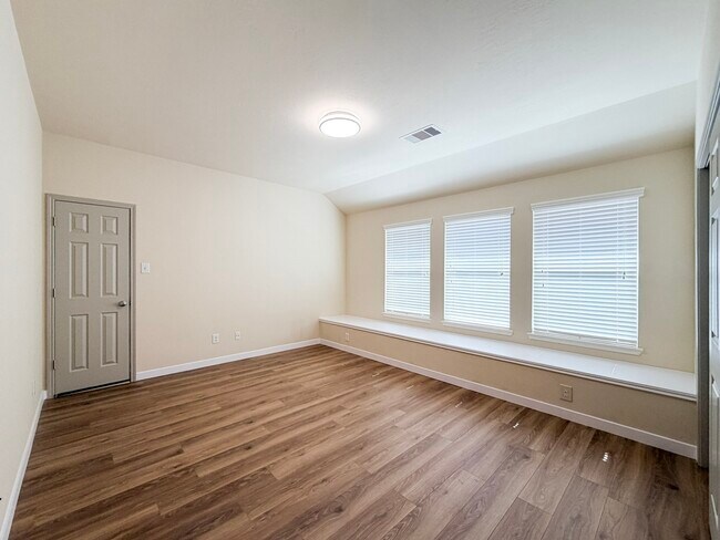 Building Photo - 2802 Ridgeglen Ln