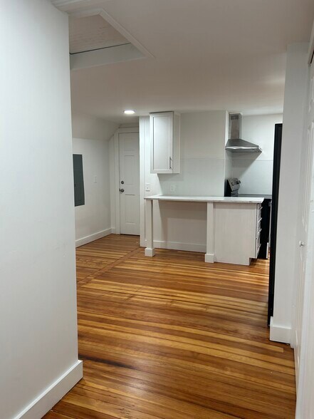 Primary Photo - 288 Carew St