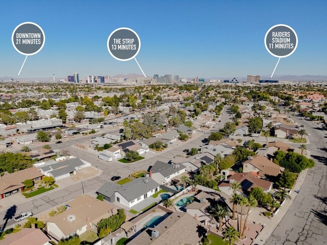 Building Photo - Modern 3 Bd, 2.5 Bth, Remodeled Open Floor plan Chef's Kitchen