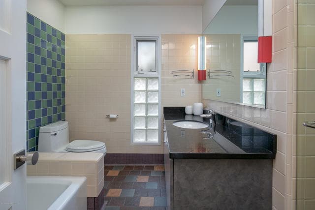Building Photo - 1465 Mirasol Dr