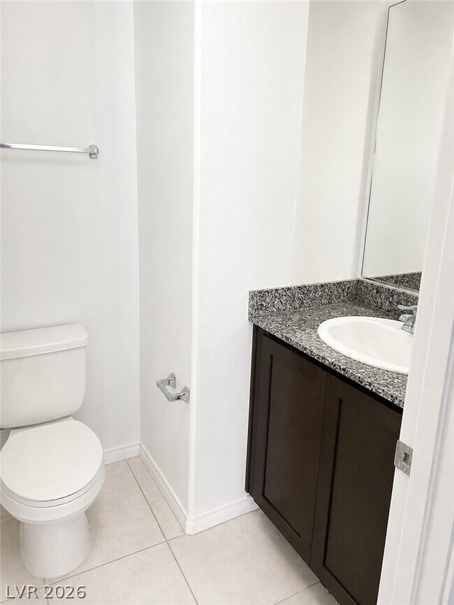 Building Photo - 667 Tiarella Ln