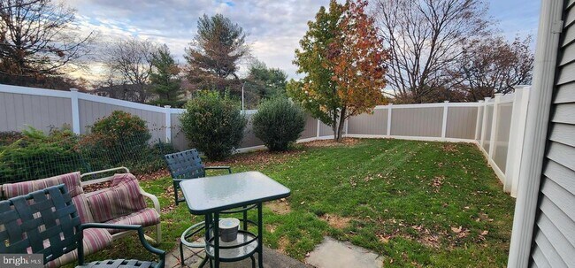 Building Photo - 4540 Rosemarie Dr
