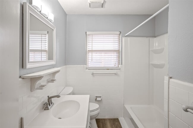 Building Photo - 8527 Greenbush St