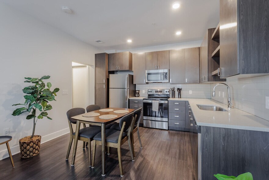 Building Photo - 228 Pike St