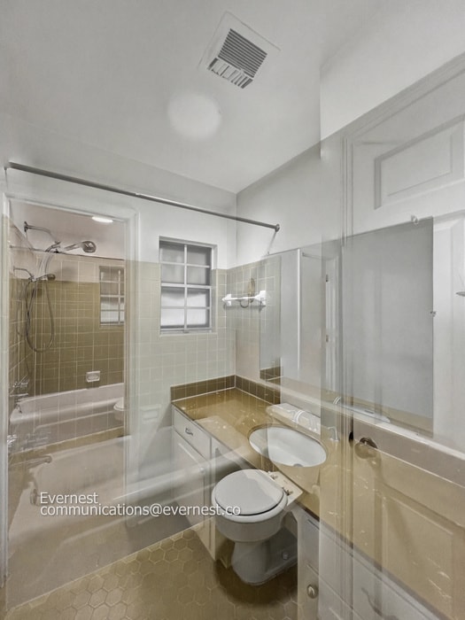 Building Photo - Beautiful 4-Bedroom Home with Modern Amenities / Pet-Friendly / Available Now!