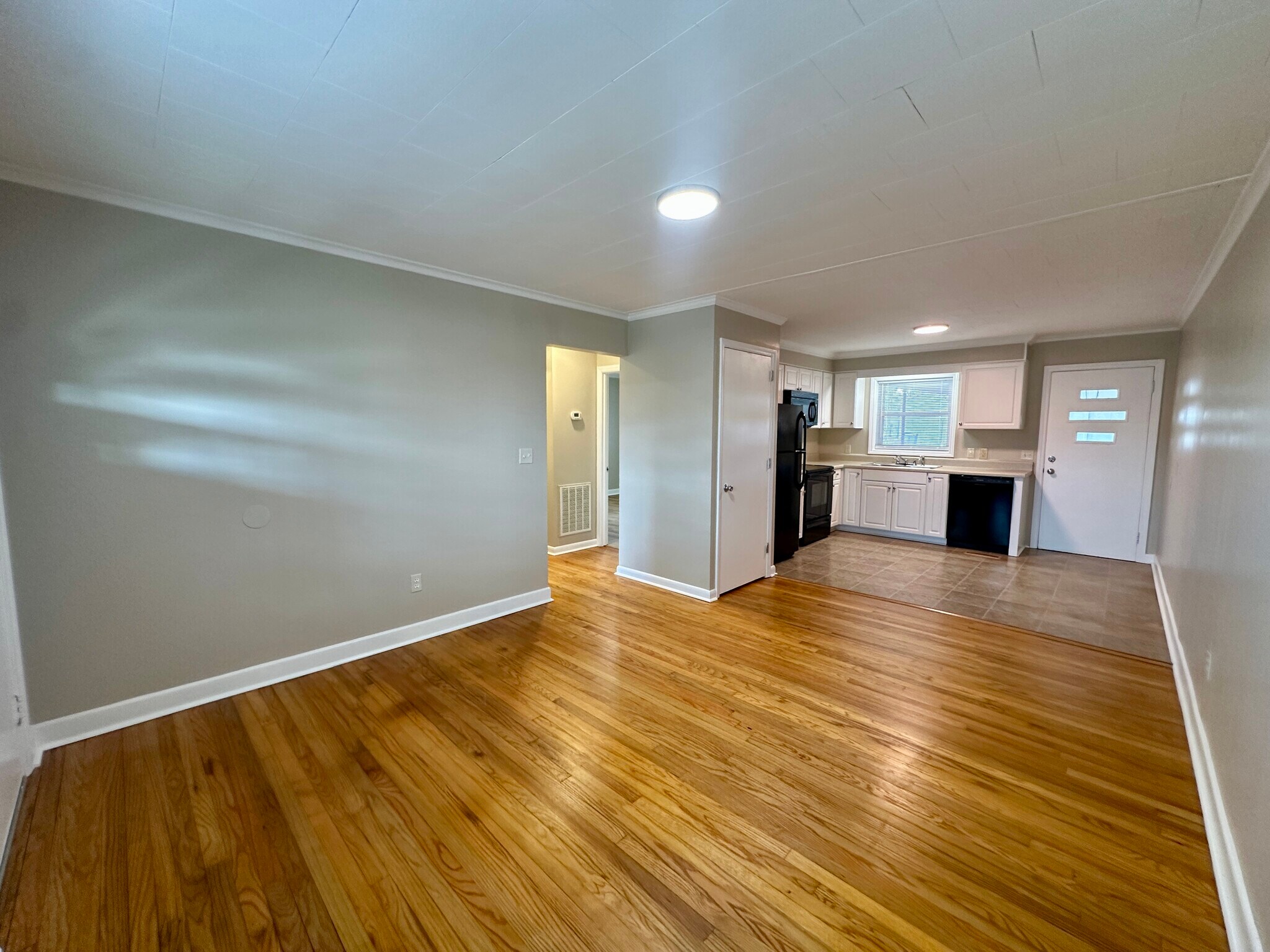 Building Photo - 705 Pennington Ave