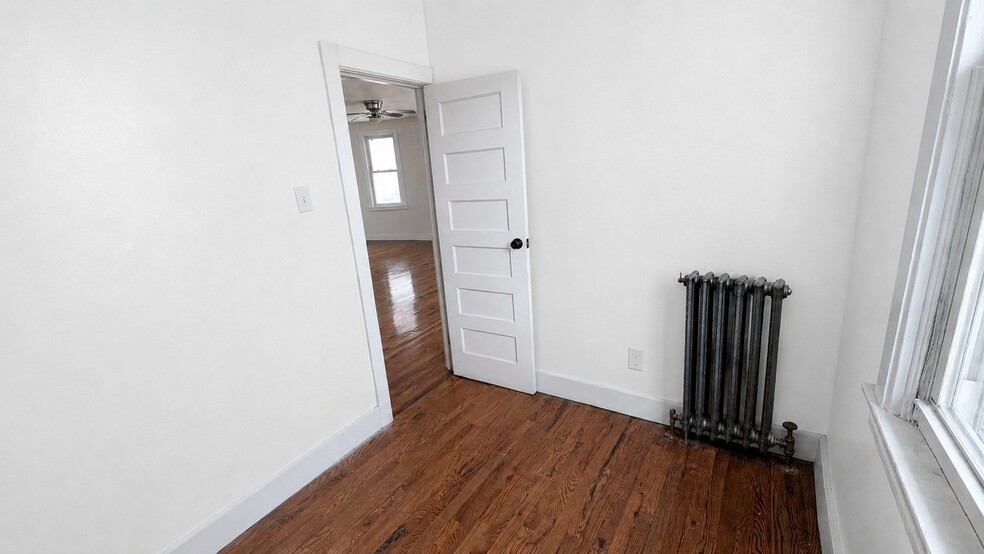 Building Photo - 352 Jackson St