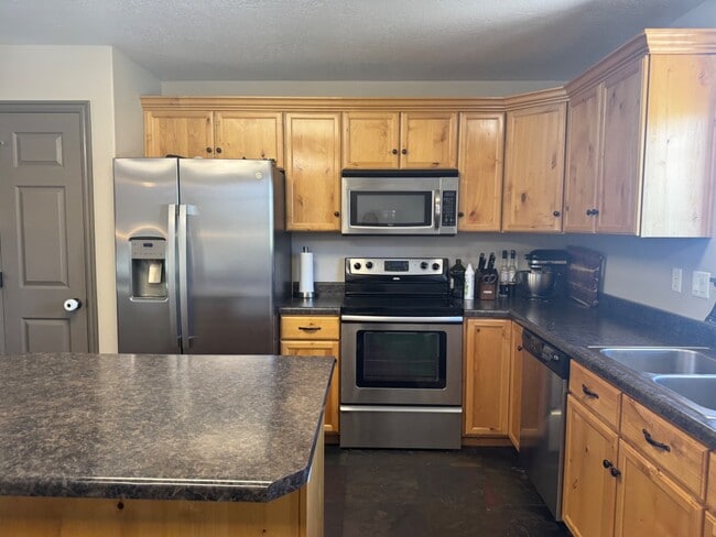 Building Photo - 3261 S 1500 W