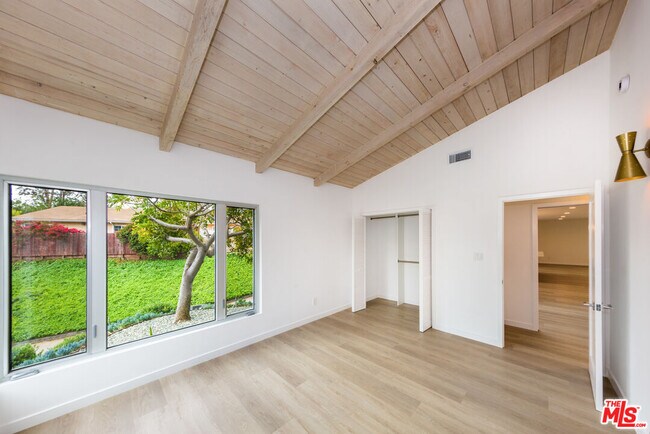 Building Photo - 13307 Westcove Dr