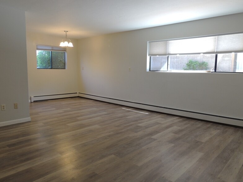 Building Photo - 1140 Walnut Ave