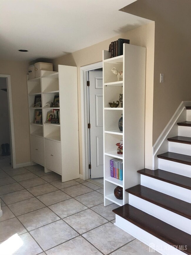 Building Photo - 124 Taylors Mills Rd