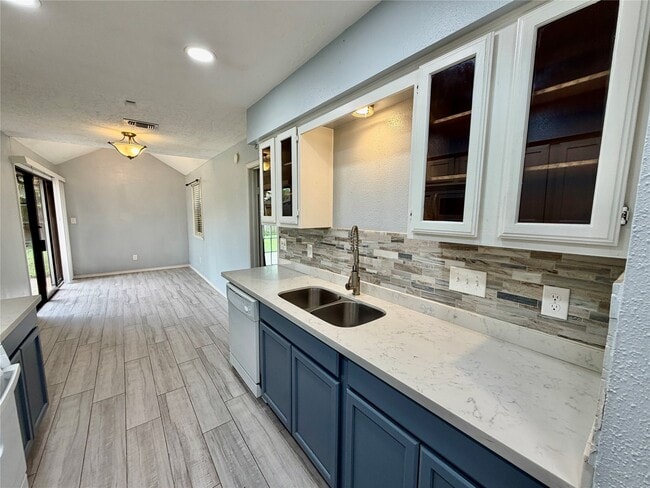 Building Photo - 19335 Diversion Dr