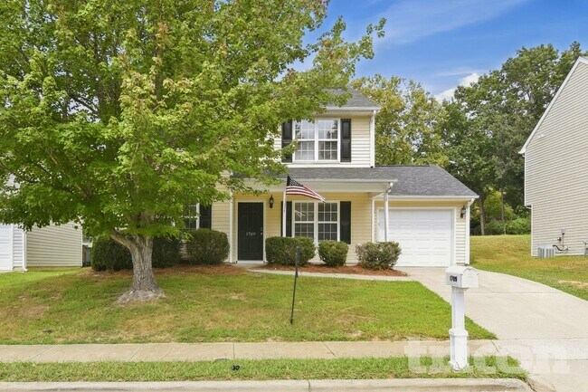 Building Photo - 1709 Fern Hill Dr