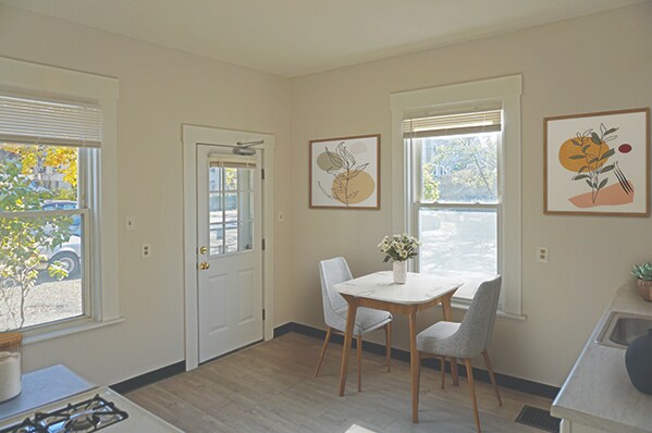 Building Photo - 25 Maple St