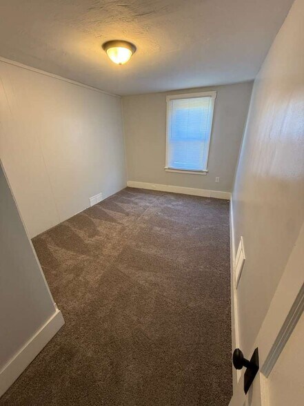 Building Photo - 1606 Woodmont Ave