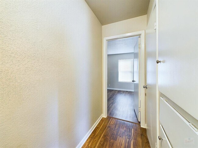 Building Photo - 1411 Kamar Dr