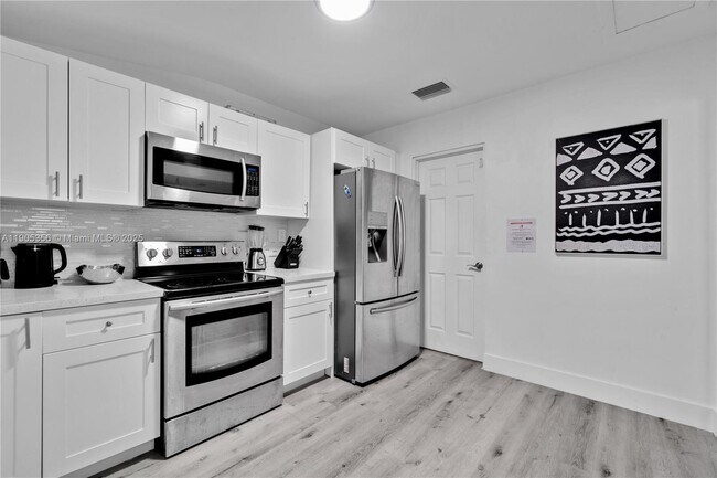 Building Photo - 6650 McKinley St