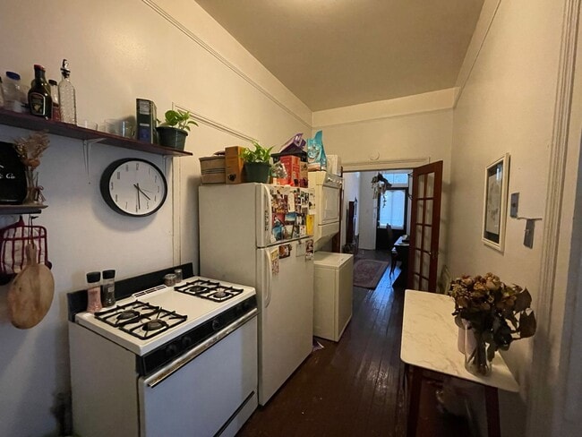 Building Photo - 224 Barrow St