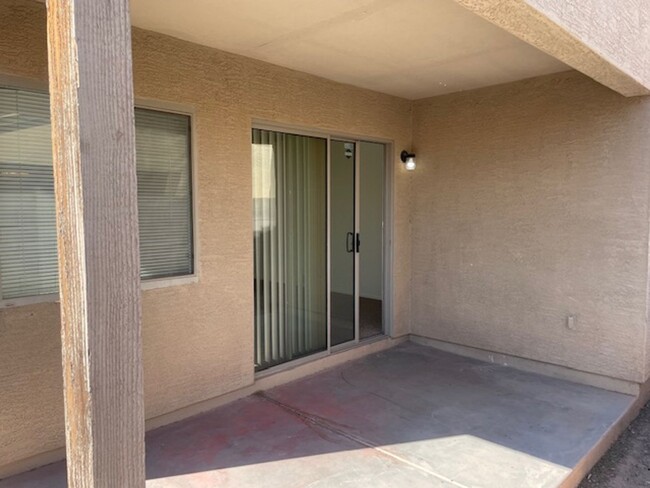 Building Photo - 3 Bedroom - 2 Bath - 1310 Sq. Ft. - Amber ...